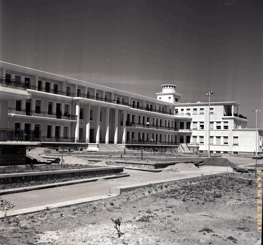 Tlemcen 505- Le nouvel hopital COLLECTION DES AMIS DE ND DE SANTA CRUZ.jpg